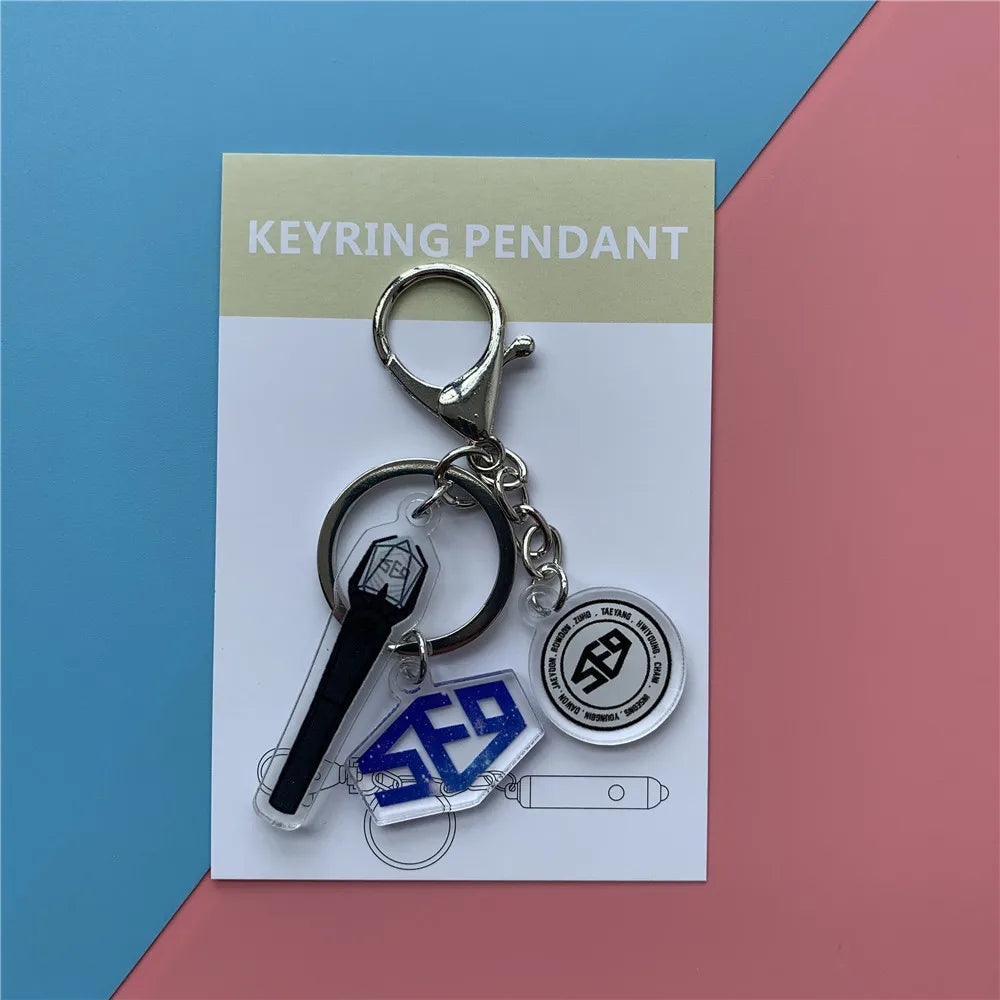 (G)I-DLE Mini Lightstick Acrylic Keychain